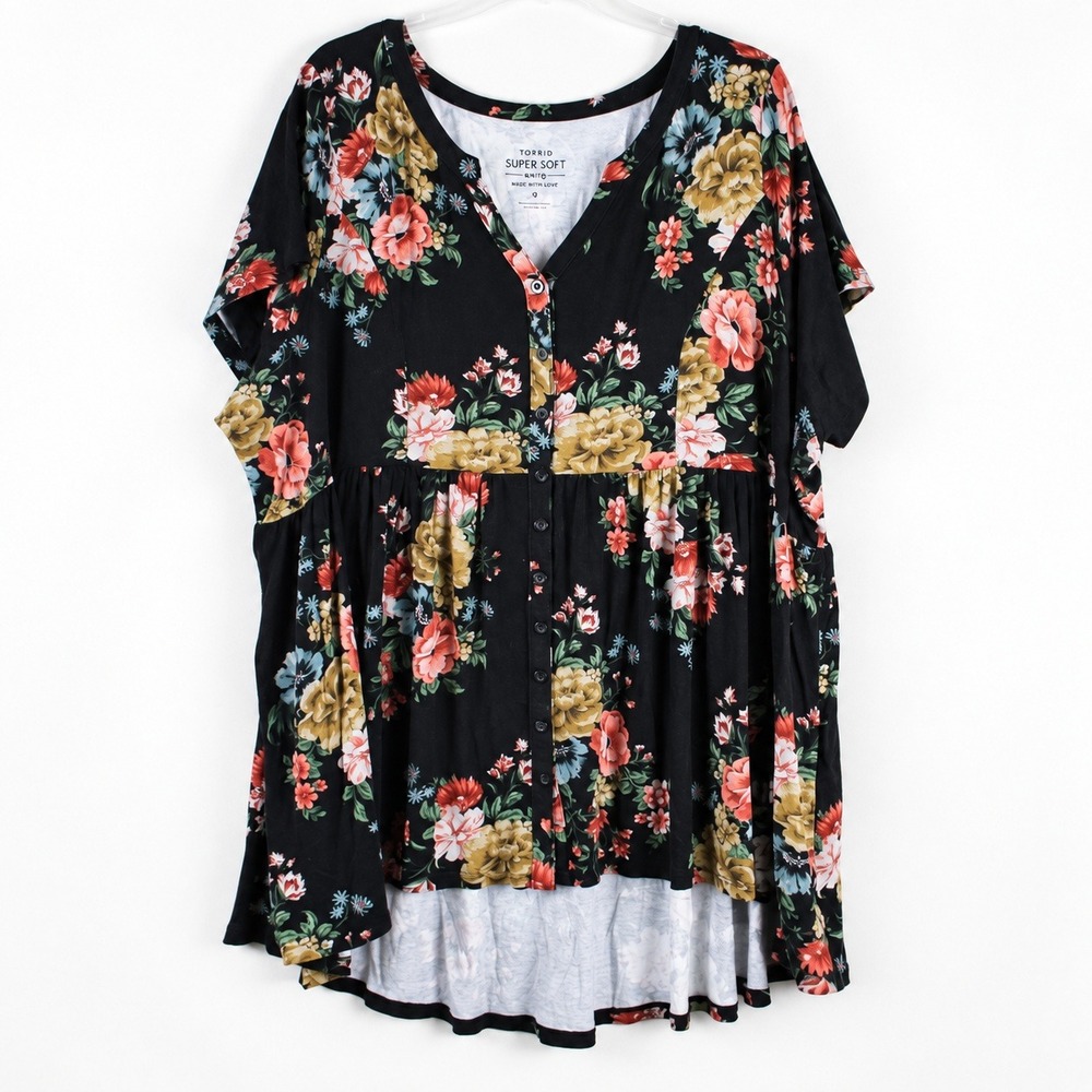 Torrid Super Soft Floral Babydoll Tunic Top Black Button Front Size 4 Plus